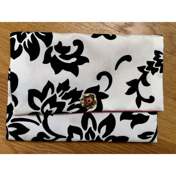 Elegant Silk Purse Clutches Set - Timeless Style, Practical Functionality - Picture 5 of 11